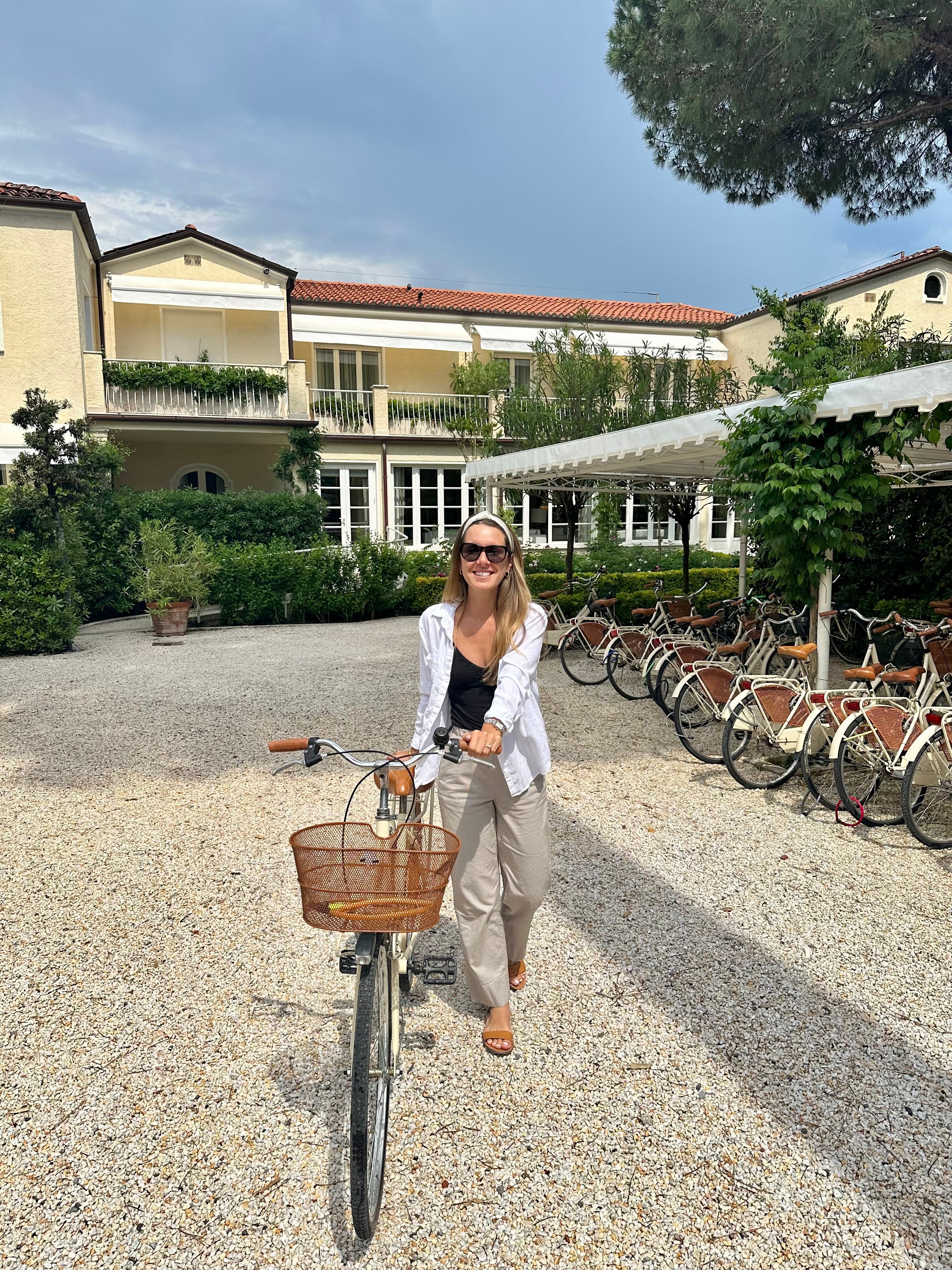 Ready to go around town on a cycle