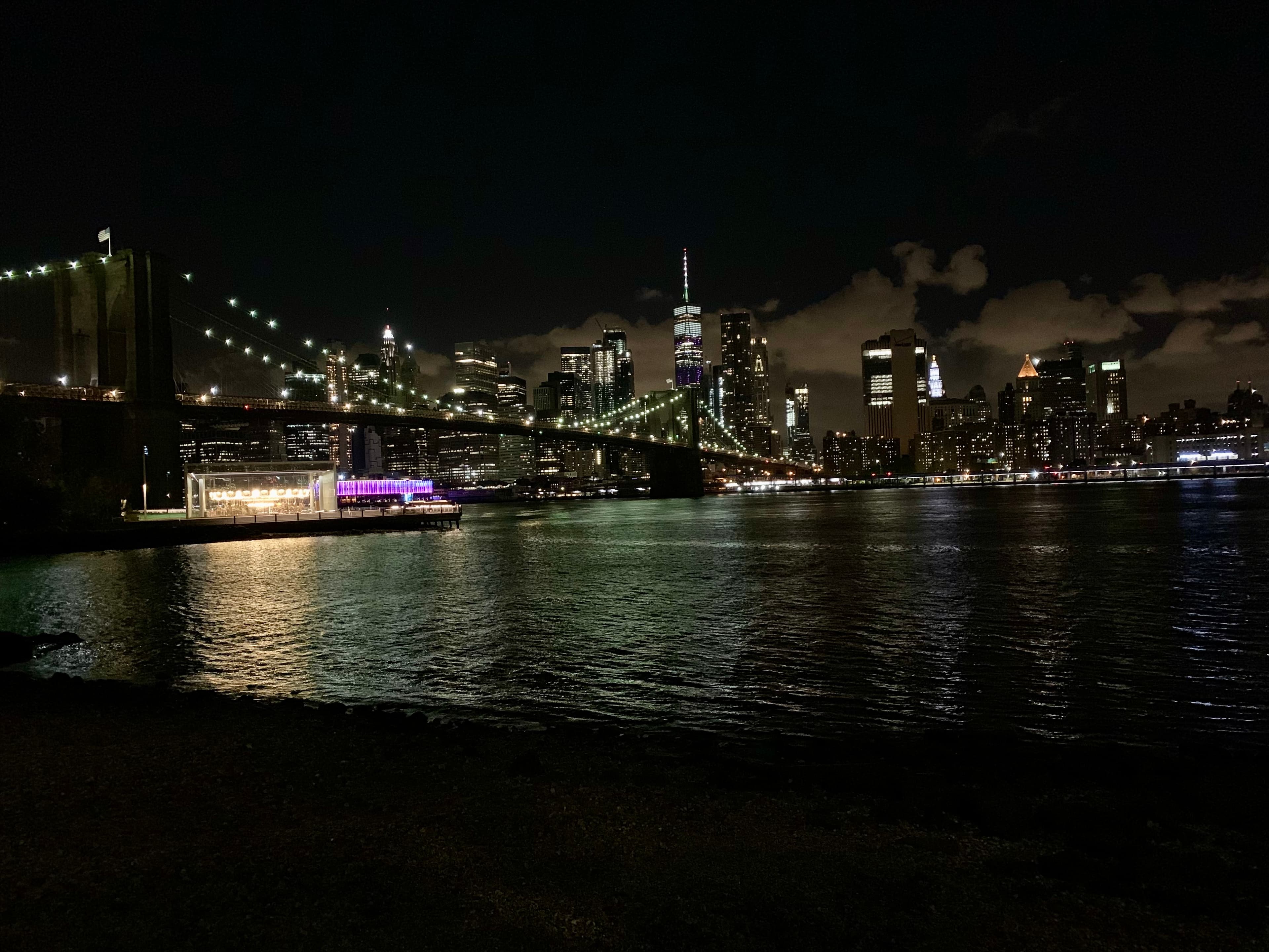 Picture of Brooklyn Bridge at night