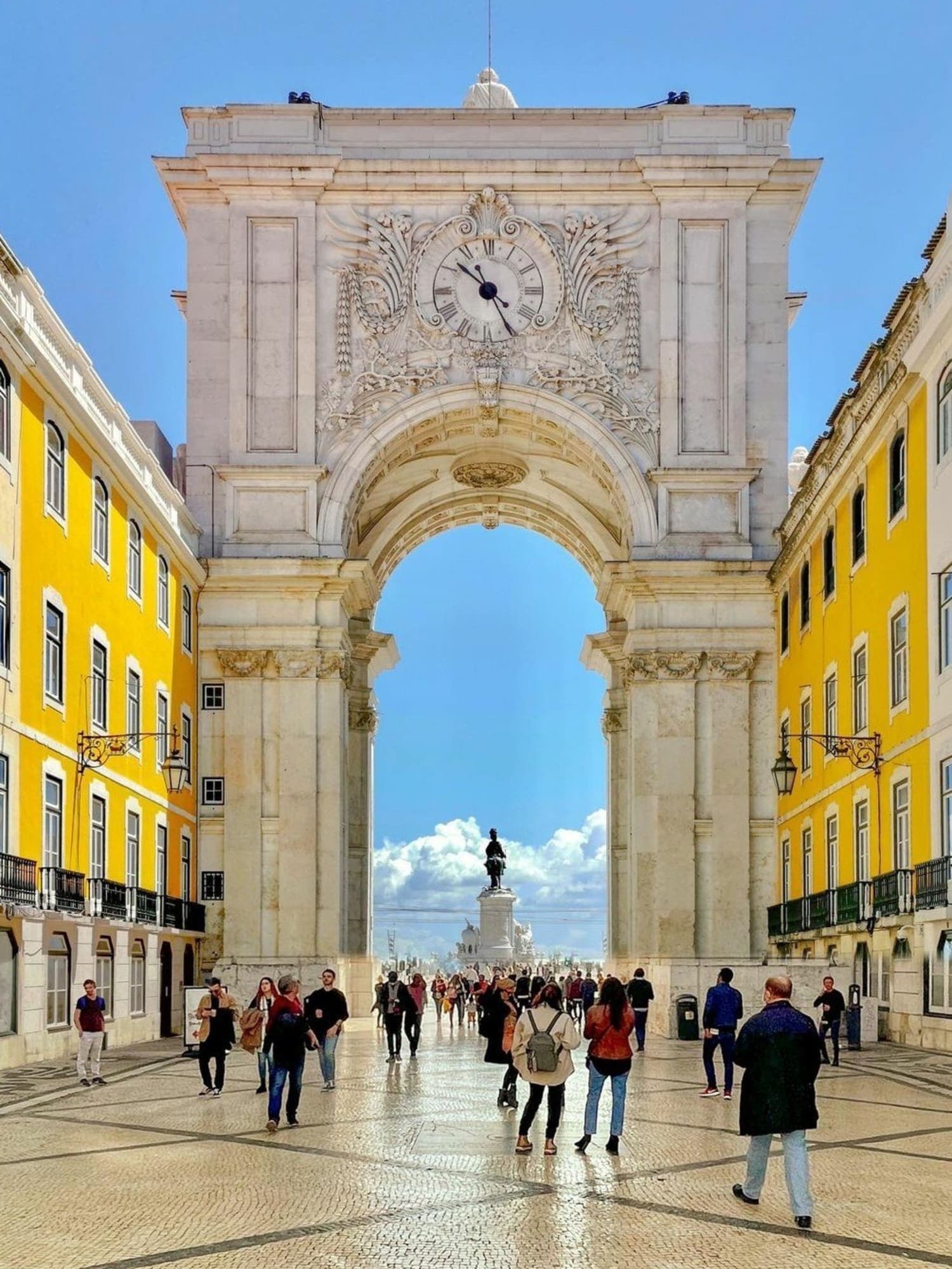 Discover Lisbon: A Journey Through History, Culture and Charm curated by Christina Gales