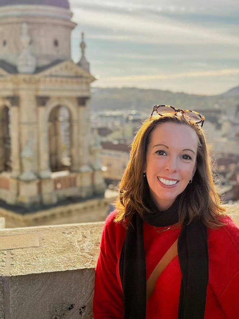 Budapest: Your Guide to Must-See Sights and Savory Bites! curated by Sarah Brooks