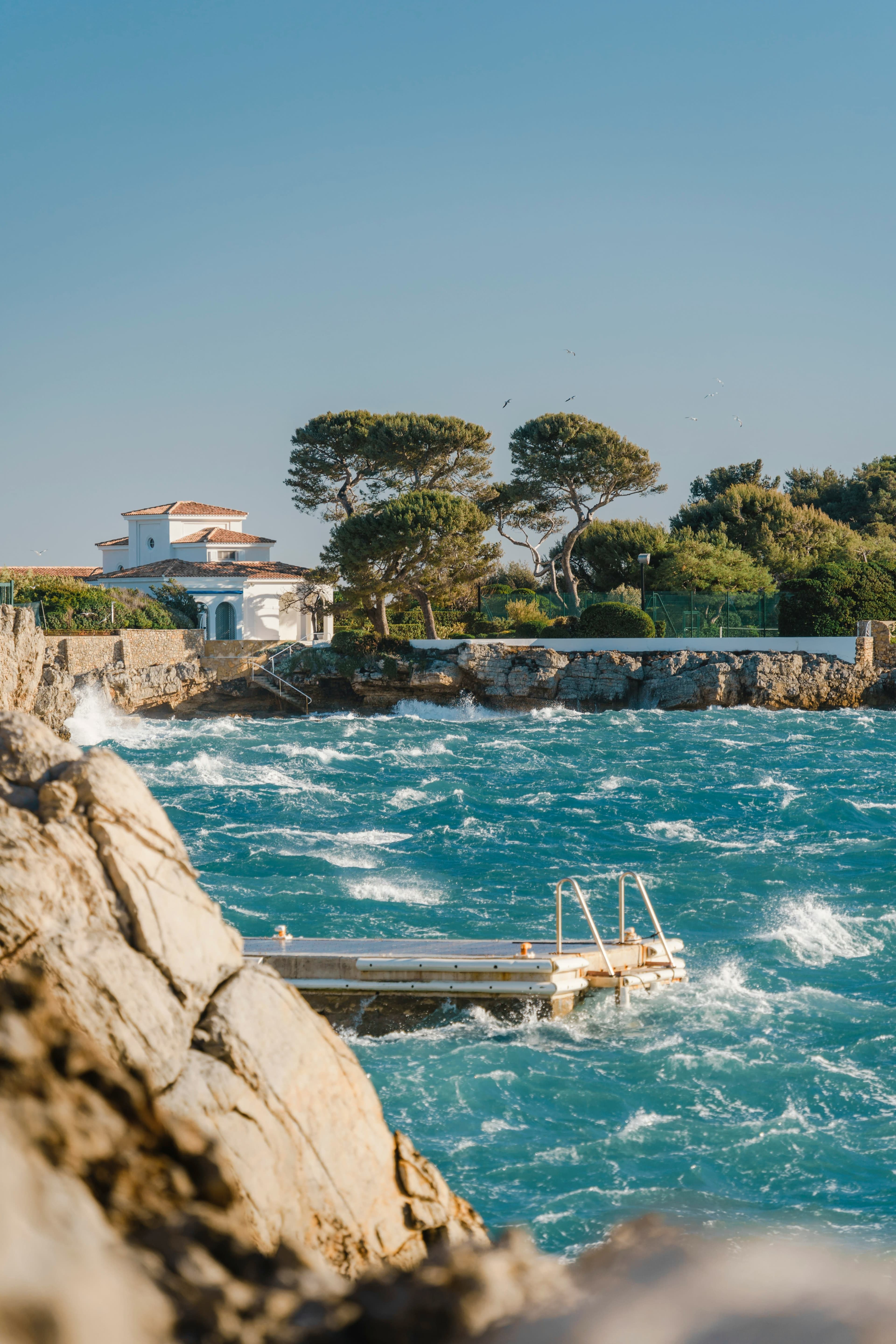 Provence, Var & Vaucluse: A Luxury Insider's Guide curated by Jody Holman