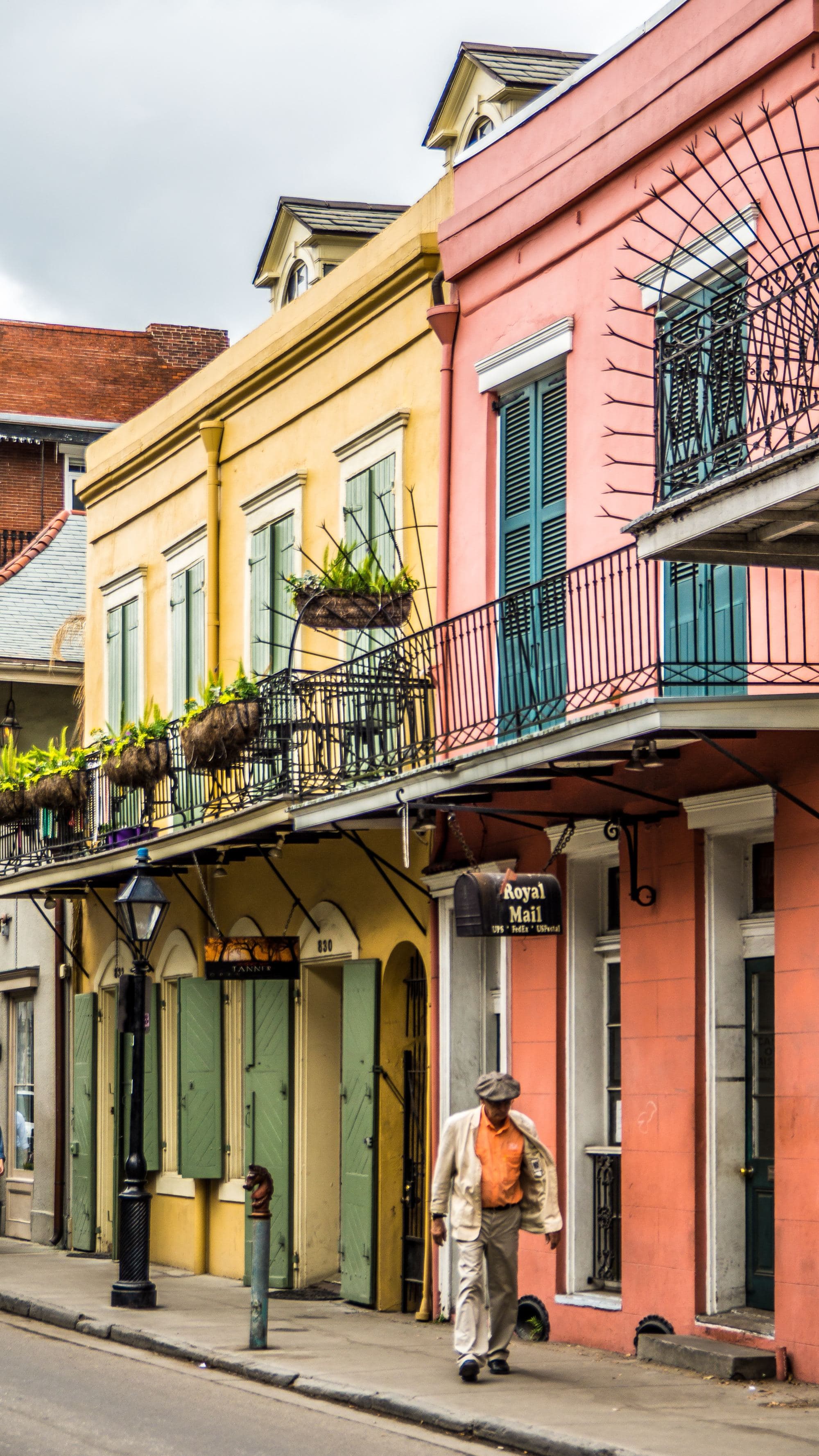 A picture of multi-colored buildings during daytime.