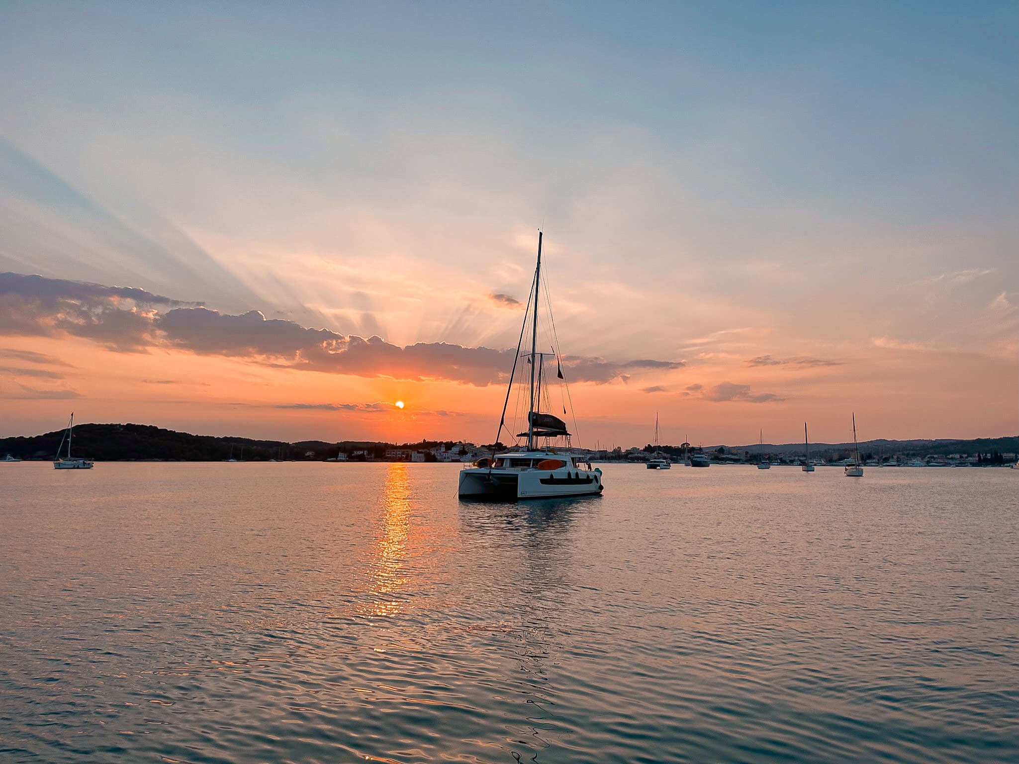 A picture of a boat sailing.