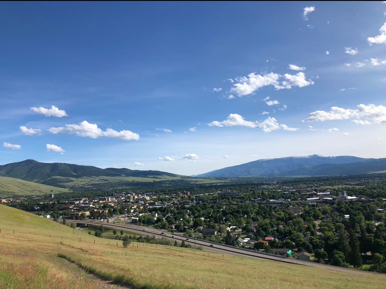 Blue sky and green mountains
