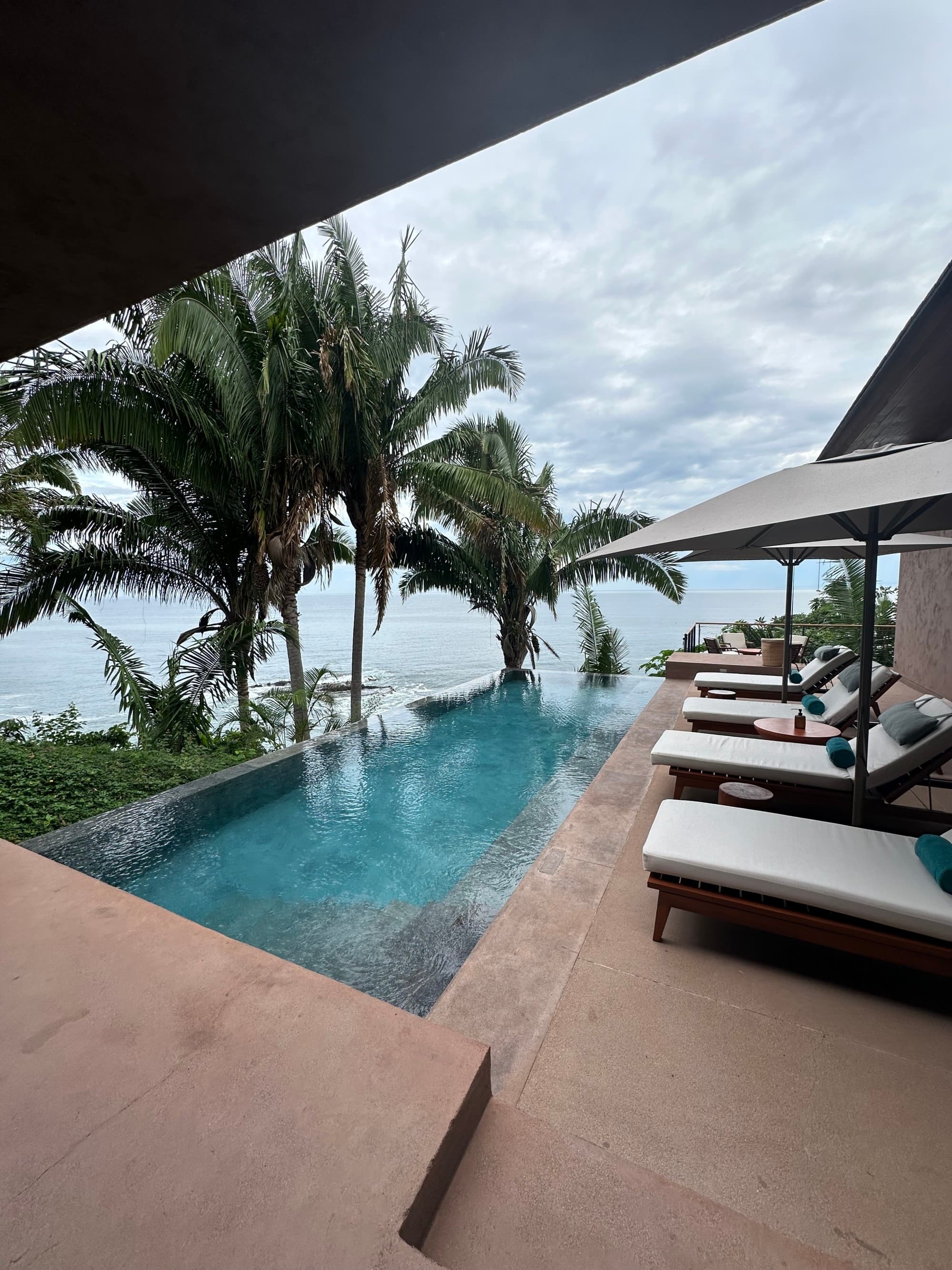 Villa Pacifico Pool - Tarika Richter