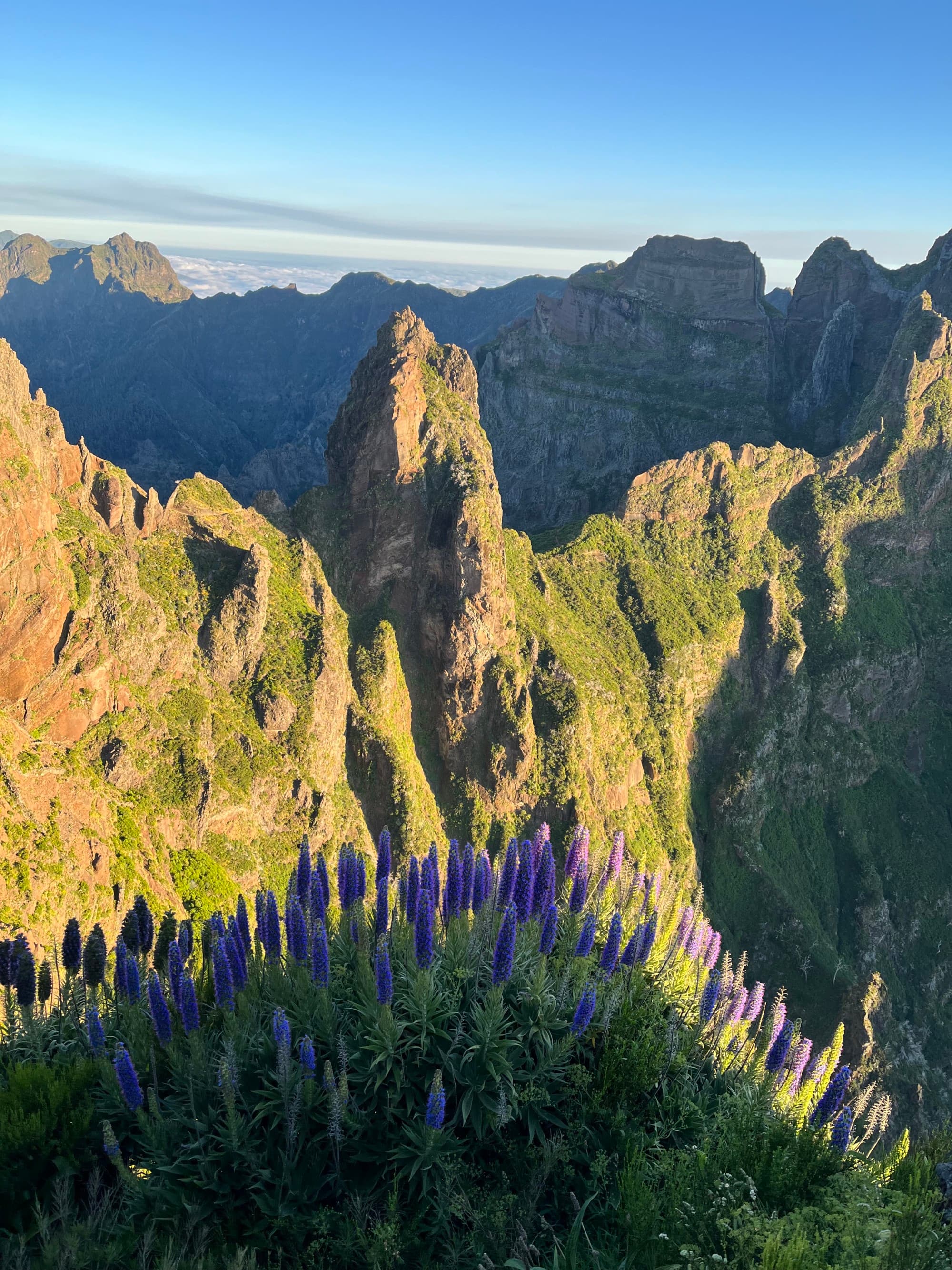 Hiking from Pico Arieiro to Pico Ruivo
