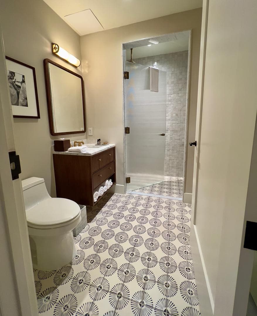 Washroom depicting elegant and cleanliness