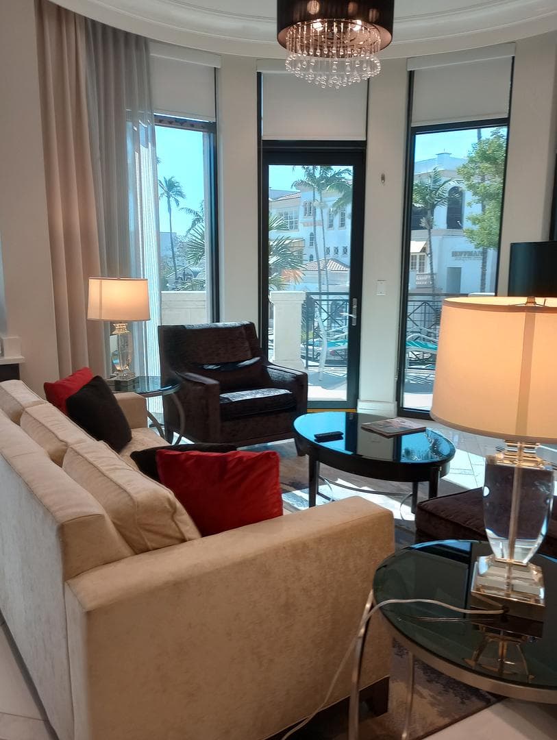 The vibrant atmosphere of the lounge